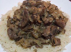Una foto de Riñoncitos con arroz