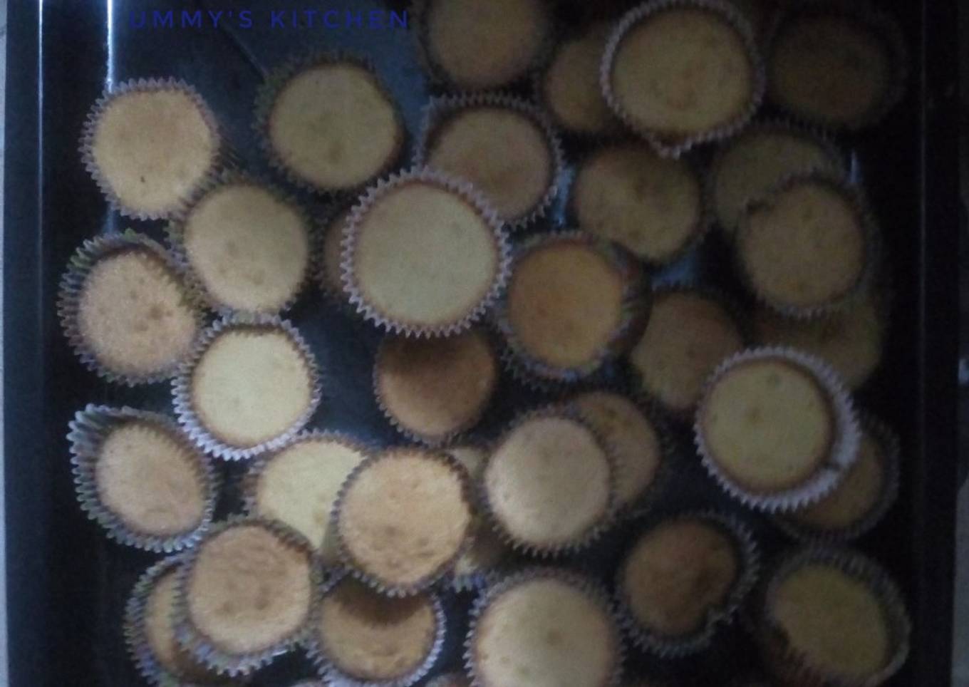 100pcs Vanilla Cupcakes