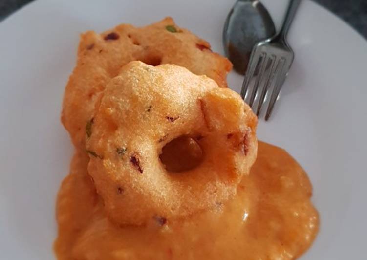 Indian Vadei with Creamy &amp; Spicy Tomato Chutney