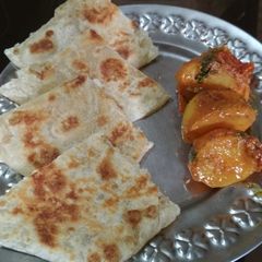 A picture of Khasta paratha.