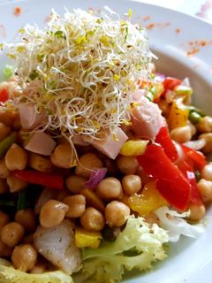 Una foto de 🥗Ensalada de Garbanzos y Escarola🥗