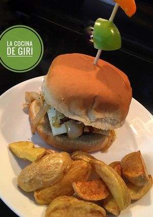 Una foto de Hamburguesa con cebolla & hongos
