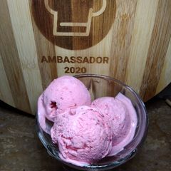 A picture of Strawberry Ice cream.