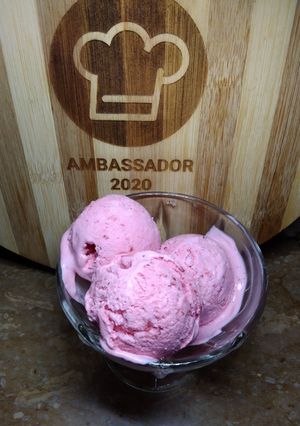 A picture of Strawberry Ice cream.