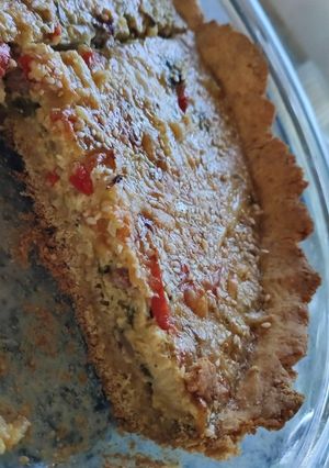 Una foto de Tarta de verduras con masa de harina de garbanzos