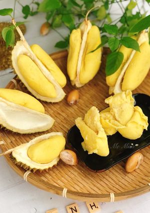 Hình của món Bánh bao sầu riêng lava.