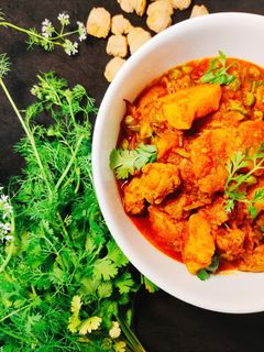 आलू सोयाबीन सब्जी (Aloo soyabean sabzi recipe in Hindi) रेसिपी मुख्य फोटो