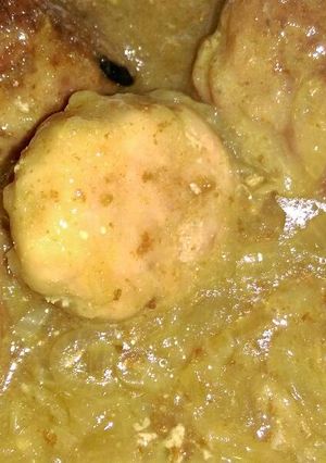 Una foto de Albóndigas en salsa de cebolla
