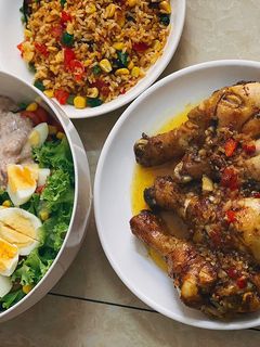 Hình của món Đùi gà rán sốt bơ tỏi cay.