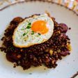 🌲 Pirított lencse fokhagymával, kolbásszal és tükörtojással 🥘