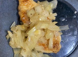 Una foto de Churrasquito de pollo al vino blanco (fácil y rápido pero riquísimo)