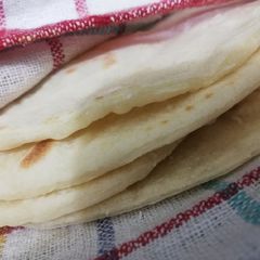 A picture of Pita bread.