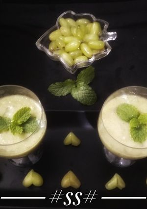 A picture of Mint grapes smoothie.