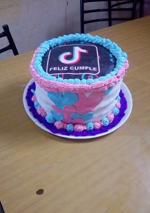 Una foto de Torta de cumpleaños 🎂