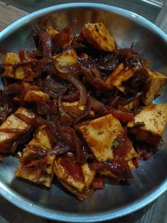 चिल्ली पनीर (chilli paneer recipe in Hindi) रेसिपी मुख्य फोटो