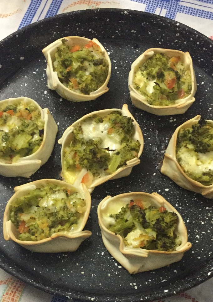 Una foto de Canastitas o tartaletas de verdura y queso