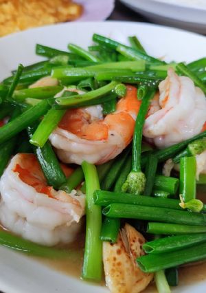 รูปของ ผัดดอกหอมกับกุ้ง