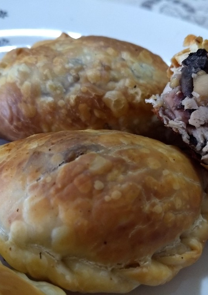 Una foto de Relleno de pollo y champiñones para empanadas o tarta