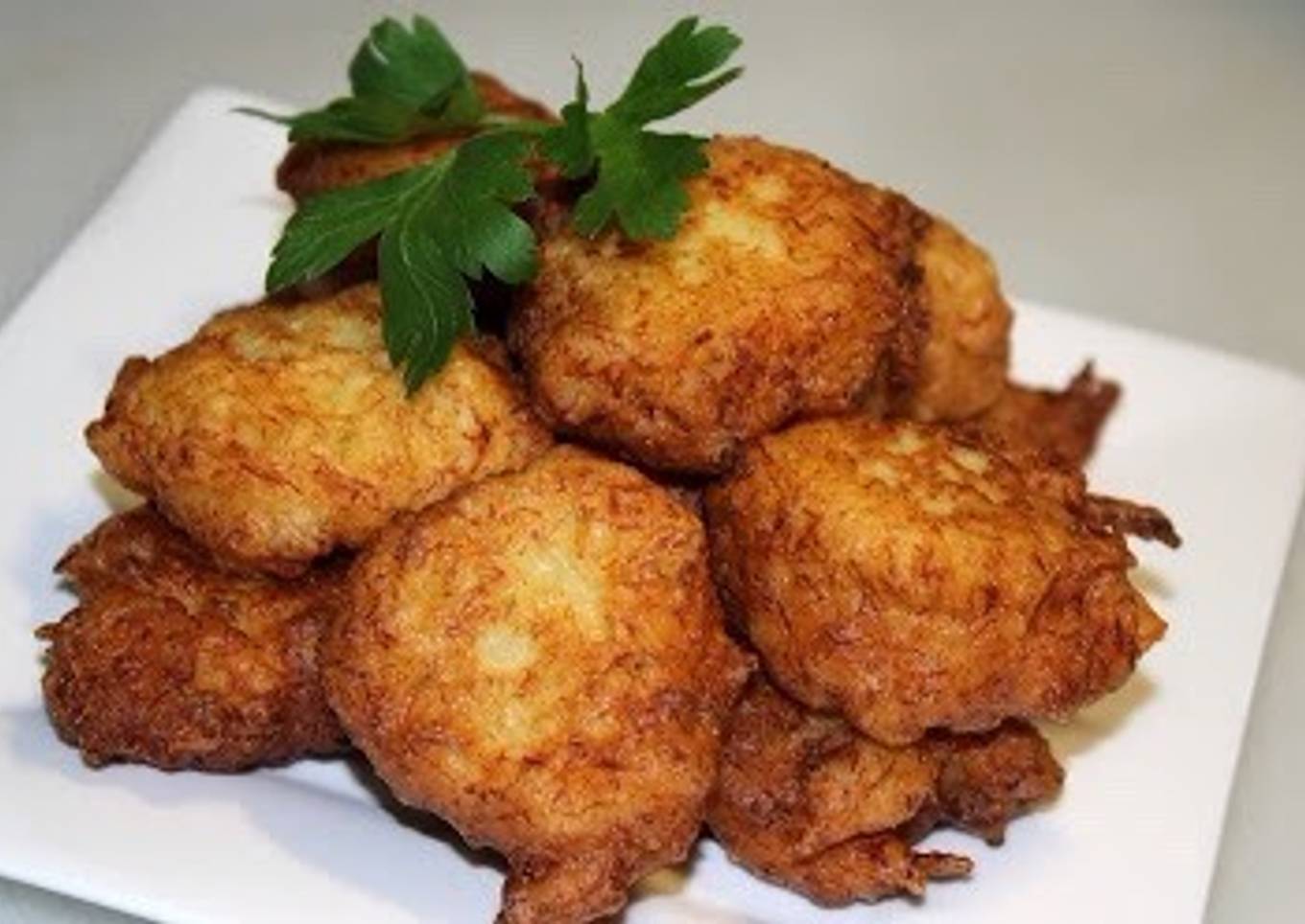 BuÃ±uelos de bacalao. Little cod bites