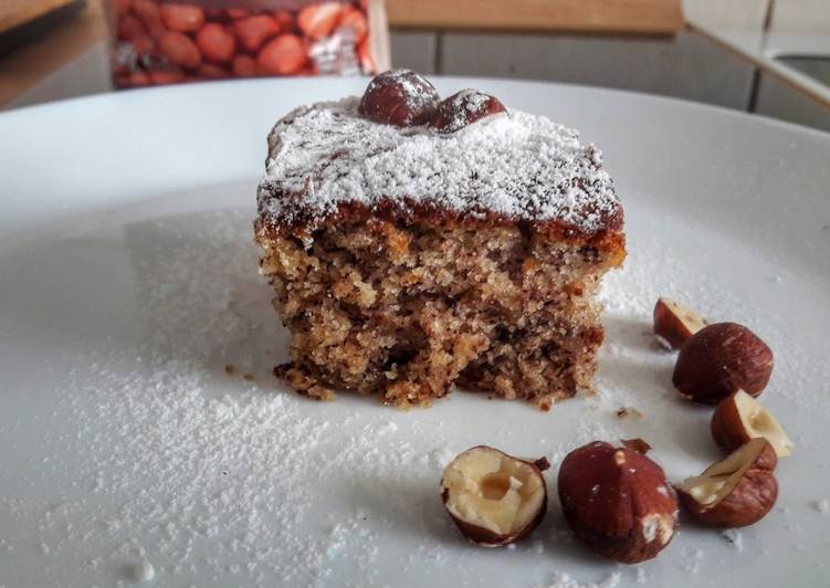 Banana nuts cake