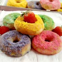 Donat Salju pelangi রেসিপির প্রধান ছবি