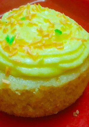 லெமன் கப் கேக் (Lemon cupcake recipe in tamil) செய்முறை முக்கிய புகைப்படம்