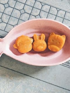 Hình của món Bánh bí đỏ hạt sen.