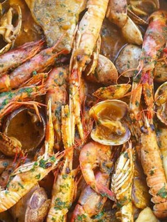 Una foto de Zarzuela de pescado y marisco
