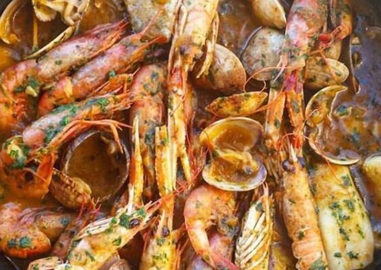 Zarzuela de pescado y marisco
