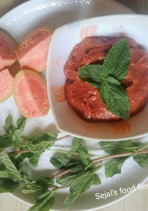 लाल जामफल और बीट की चटनी (lal jamkal aur beet ki chutney recipe in Hindi) रेसिपी मुख्य फोटो