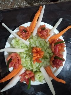 सलाद गार्डन (Salad Garden recipe in Hindi) रेसिपी मुख्य फोटो