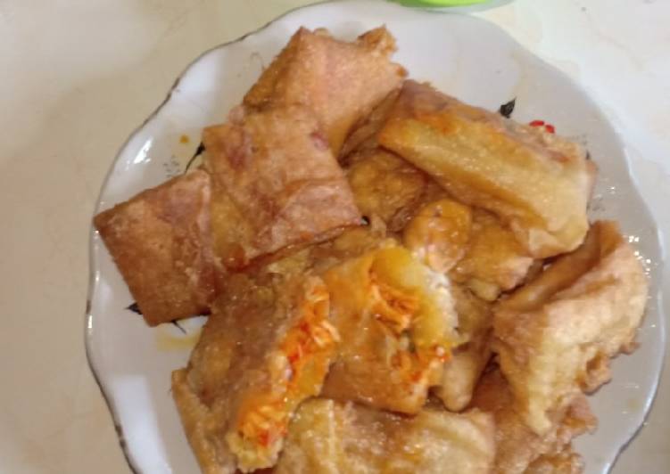 Resep Lumpia isi ayam pedas | Cara Buat Lumpia isi ayam pedas Yang Enak Dan Lezat
