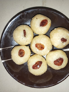 ரவா லட்டு செய்முறை முக்கிய புகைப்படம்