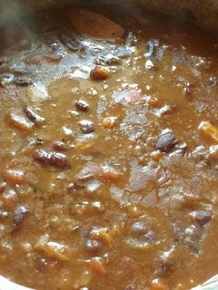 Una foto de Frijoles, puchero de alubias rojas