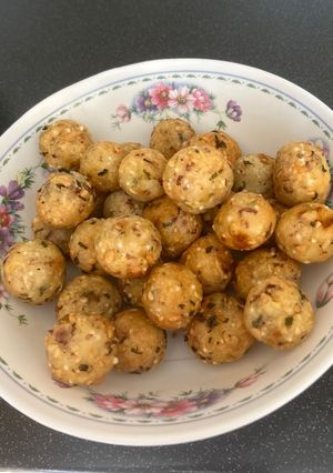 A picture of Mogo bhajiyas.