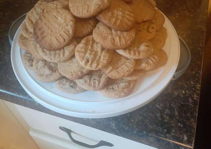 Peanutbutter Dark Chocolate Chip Cookies