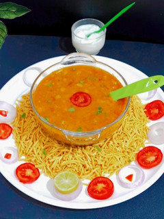સેવ ઉસળ (Sev Usal Recipe In Gujarati) રેસીપી મુખ્ય ફોટો