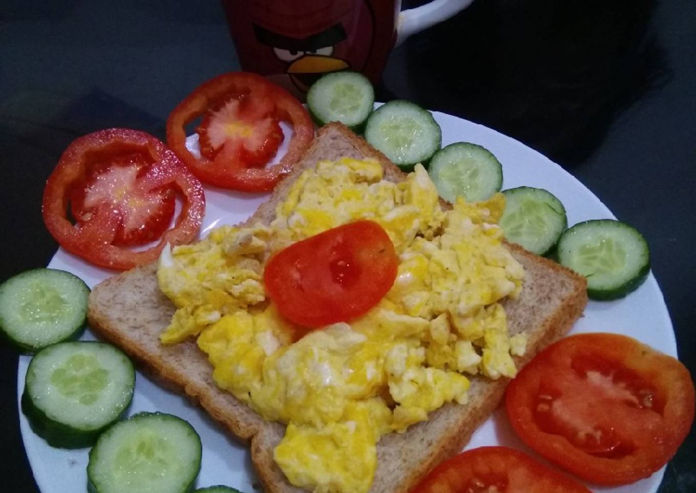 Roti tawar gandum dan scrumblee egg(sarapan)