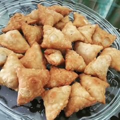 A picture of Mini moong dal samosa.