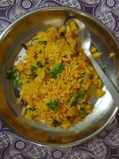 पोहा (Poha recipe in hindi) रेसिपी मुख्य फोटो