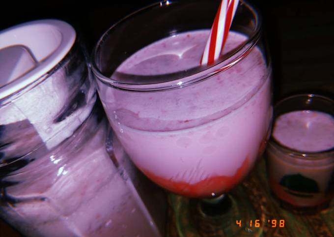 Strawberry Milkshake 🍓