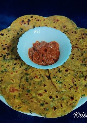 A picture of Gujarati Methi Thepla 🤤.