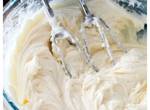 A picture of Cream Cheese Frosting.