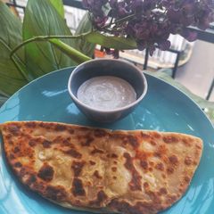 A picture of Aloo roti Paratha.