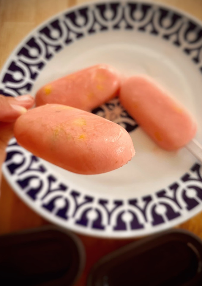 Una foto de Polo de sandía y mango (en moldes Lékué)