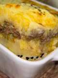 Empadão de carne com puré de batata