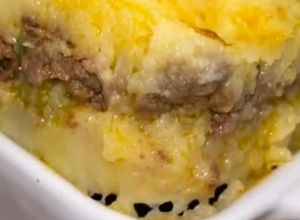 Foto de Empadão de carne com puré de batata
