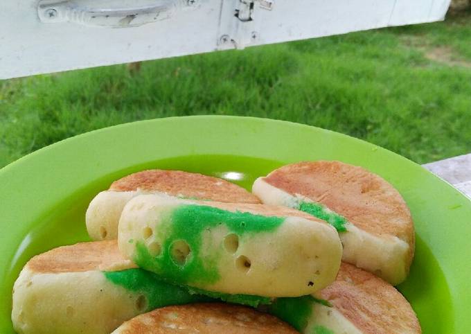 13. Kue Pukis