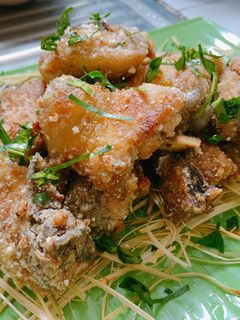 Hình của món Gà Rang Muối.