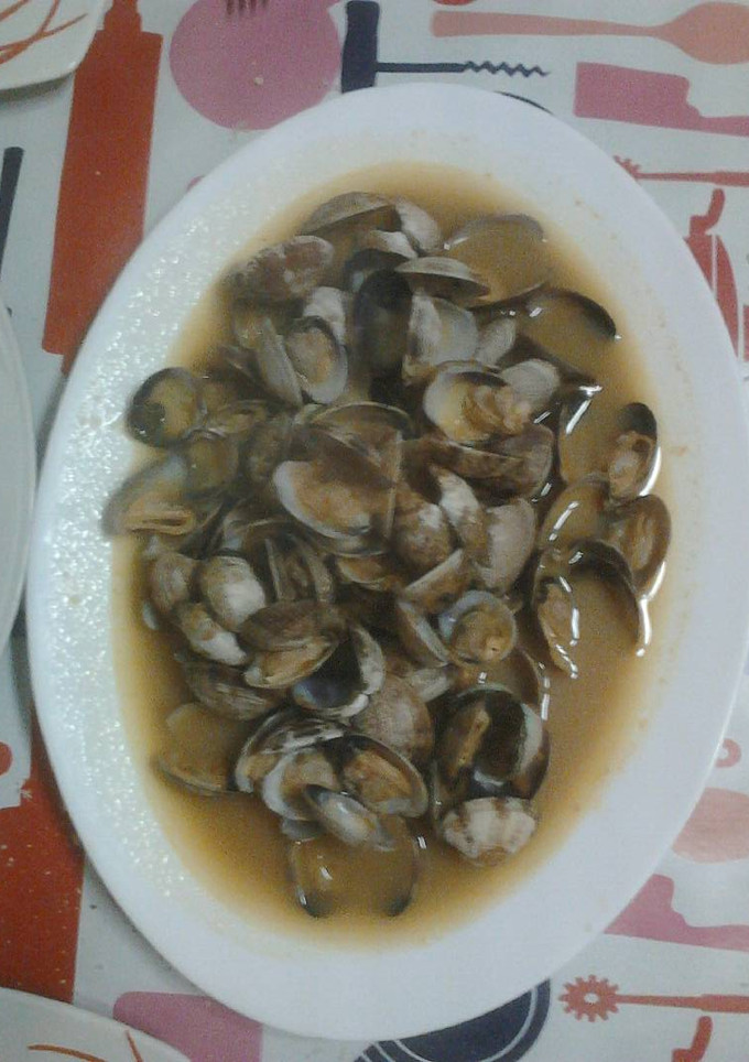 Una foto de Almejas gallegas en salsa